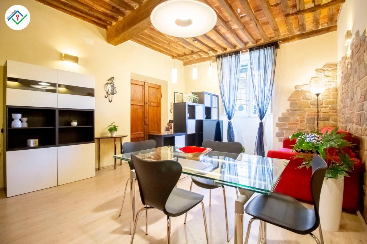 Antica Piazza Apartment By Tuscanywego Lucca Luaran gambar