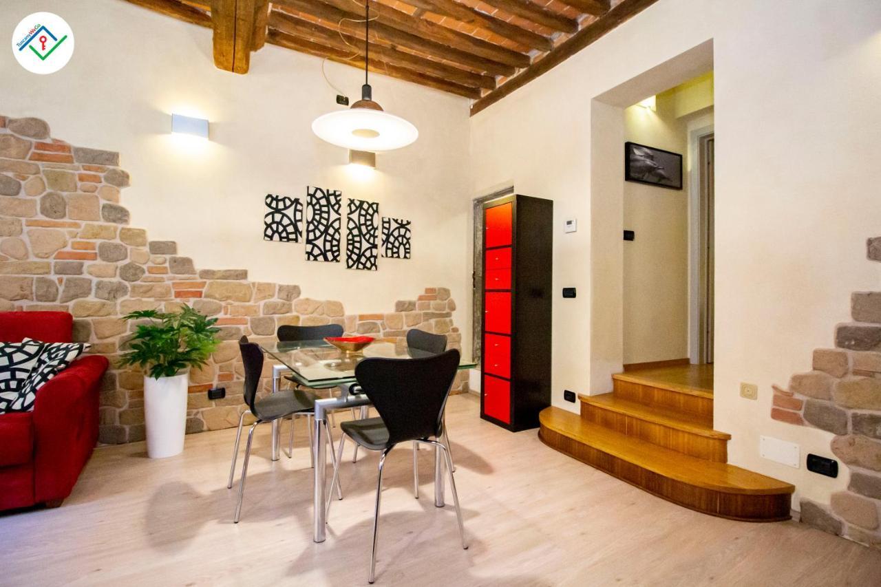 Antica Piazza Apartment By Tuscanywego Lucca Luaran gambar