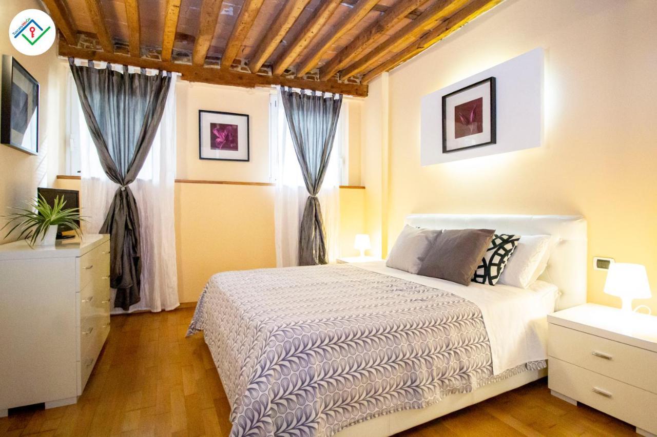 Antica Piazza Apartment By Tuscanywego Lucca Luaran gambar